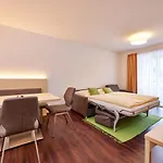 Апартаменты Zum Turm - Und Gaestezimmer Обераммергау