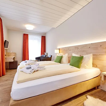 Zum Turm - Und Gaestezimmer Appartement Oberammergau